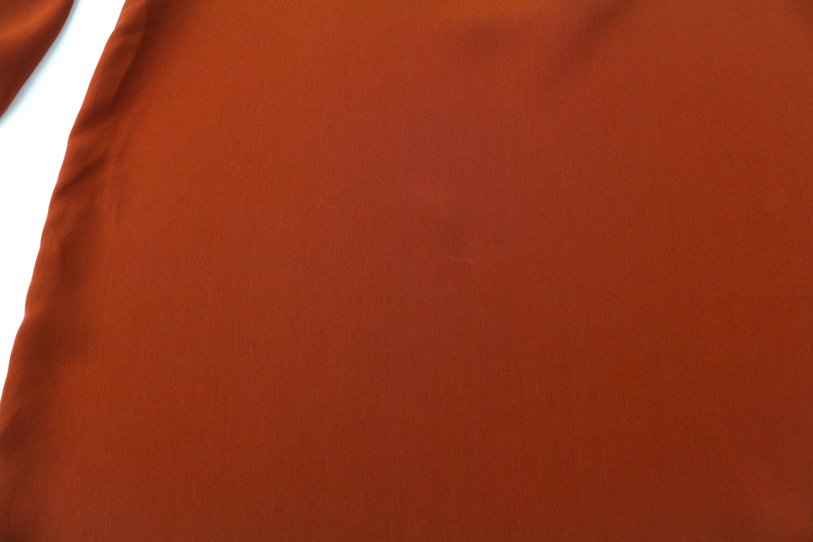 SUPERTRASH Dambi moteriška suknelė, 36 colių ilgio rankovėmis, V formos iškirpte, be pamušalo, trumpa logotipu 