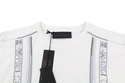 DIESEL Bgtih moteriška suknelė XS, juodos ir auksinės spalvos, trumpomis rankovėmis, apvalia kaklo iškirpte, siuvinėta šortai 