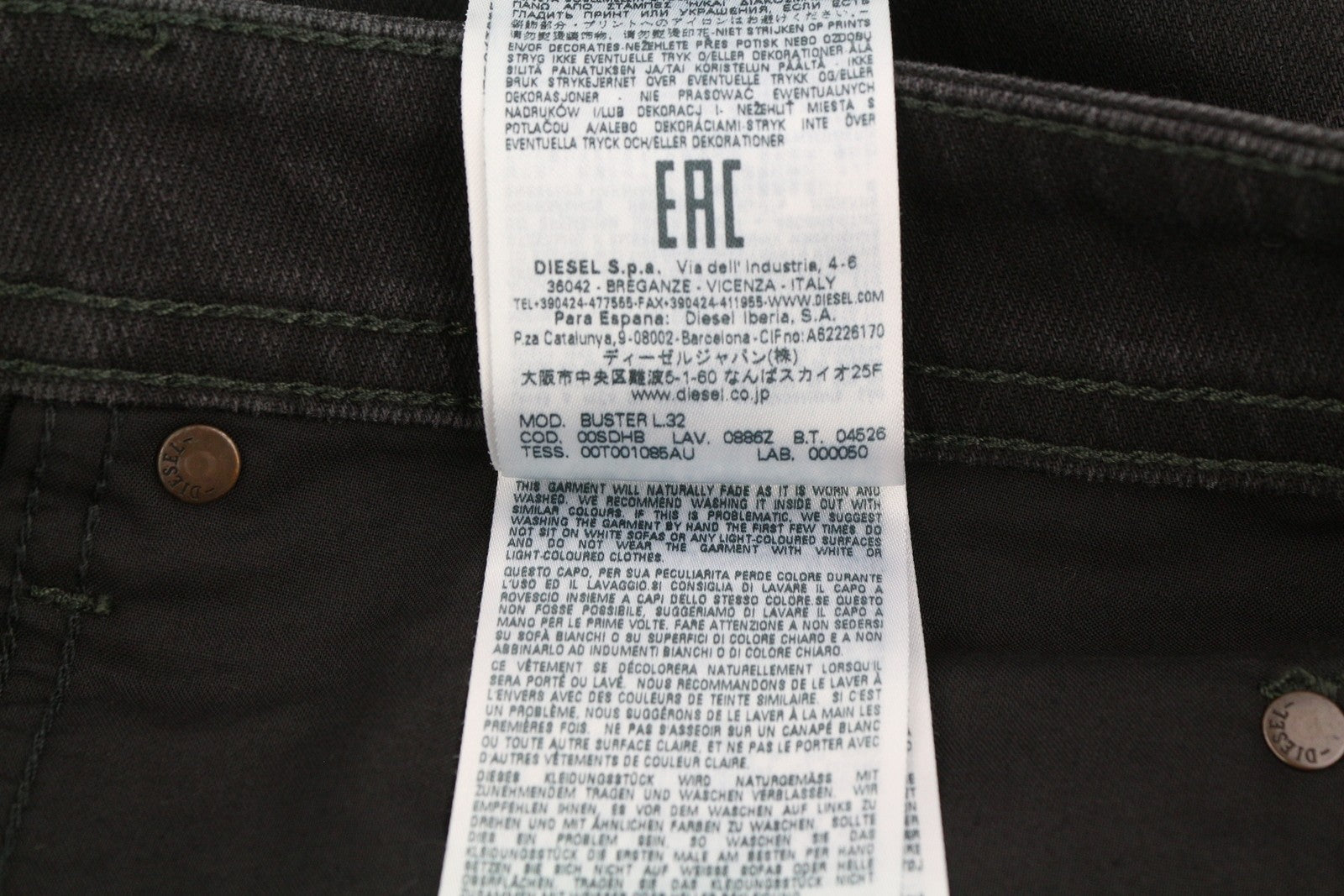 DIESEL Buster 0886Z vyriški džinsai W38/L32 Regular Slim Tapered Fit su sagomis, tamsūs 