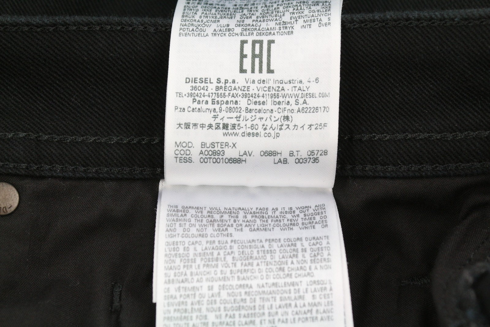 DIESEL Buster 0688H vyriški džinsai, W31/L32, siaurėjantys, juodi, su sagomis ir kišenėmis. 