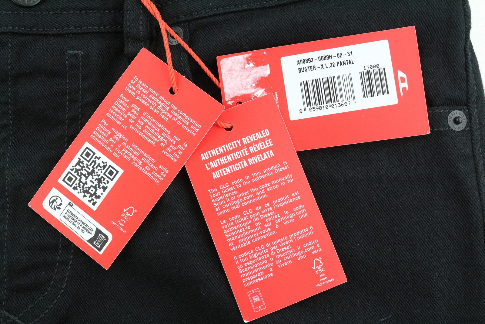 DIESEL Buster 0688H vyriški džinsai, W31/L32, siaurėjantys, juodi, su sagomis ir kišenėmis. 