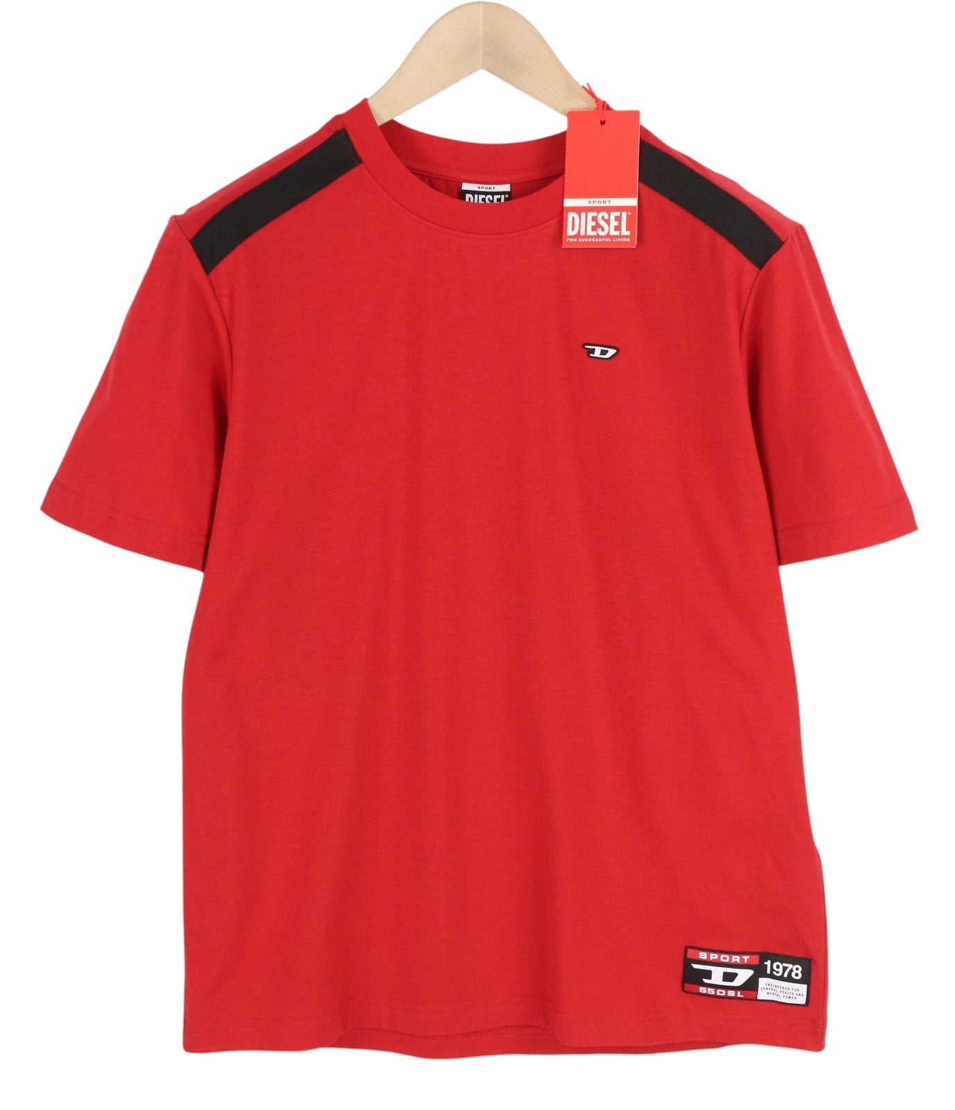DIESEL Amtee-Freasty-HT04 vyriški marškinėliai M sportiniai trumpomis rankovėmis su kaklu raudonu logotipu 