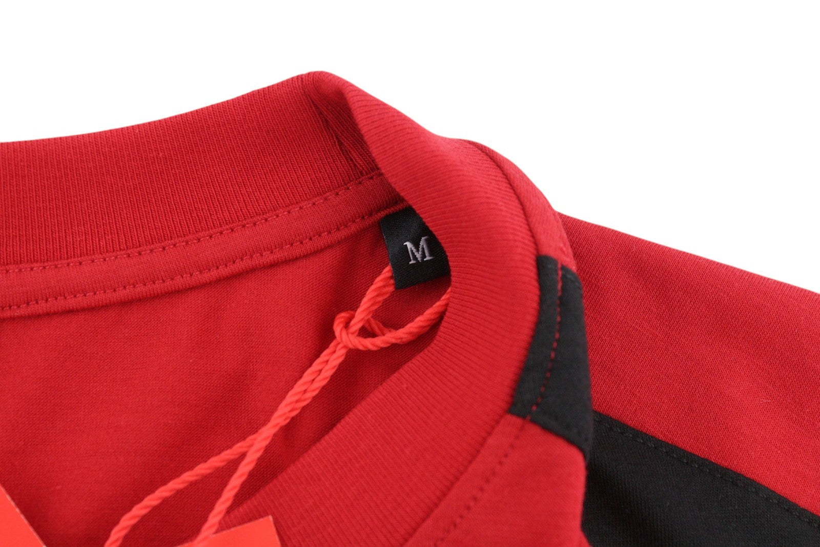 DIESEL Amtee-Freasty-HT04 vyriški marškinėliai M sportiniai trumpomis rankovėmis su kaklu raudonu logotipu 