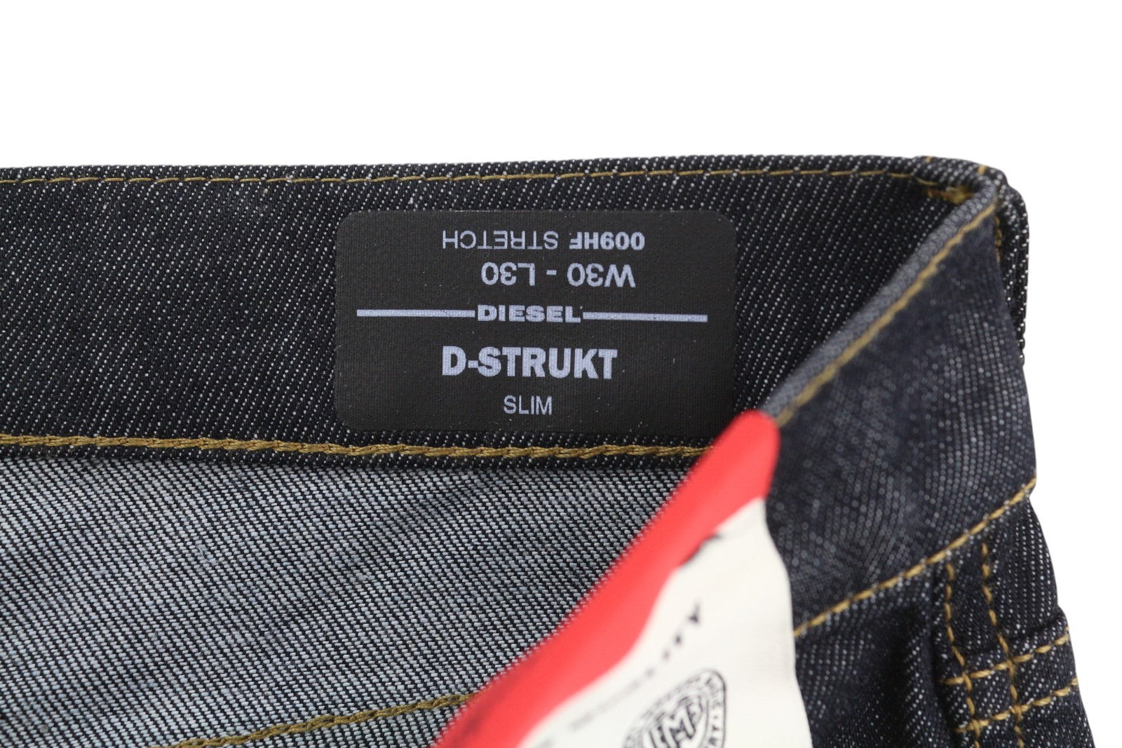 DIESEL D-Strukt 009HF vyriški džinsai W30/L30 ploni, tamprūs, tamsiai mėlyni, su užtrauktuku, rekomenduojama kaina – 160 € 