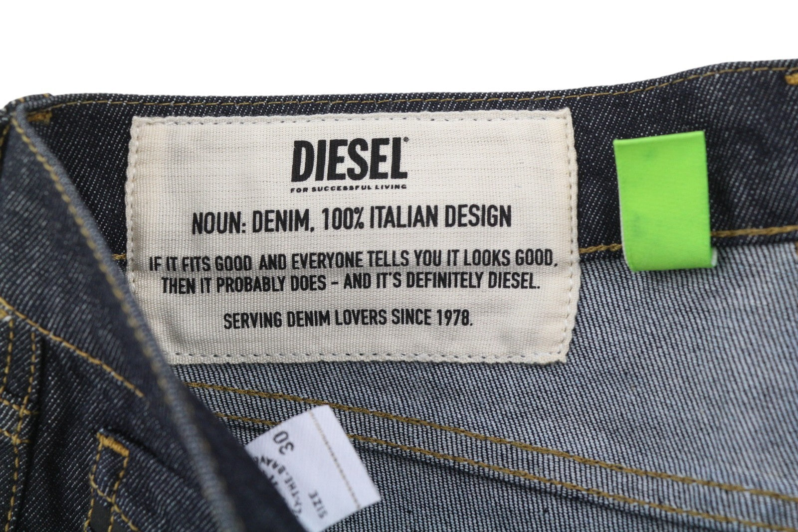 DIESEL D-Strukt 009HF vyriški džinsai W30/L30 ploni, tamprūs, tamsiai mėlyni, su užtrauktuku, rekomenduojama kaina – 160 € 