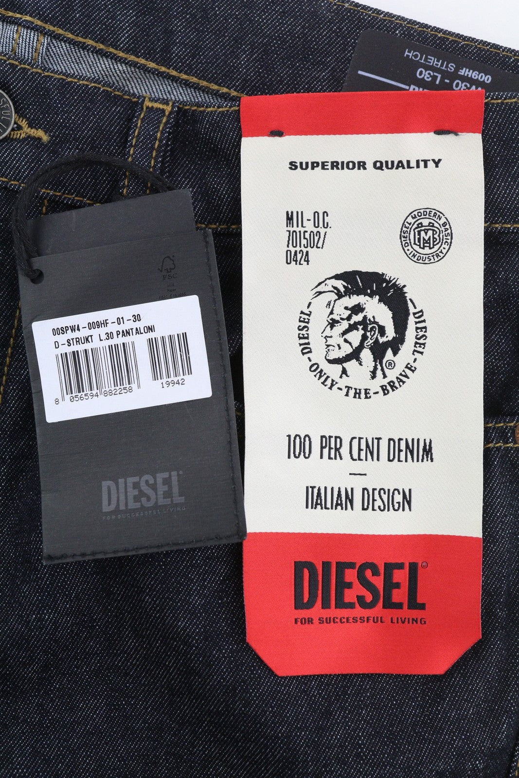 DIESEL D-Strukt 009HF vyriški džinsai W30/L30 ploni, tamprūs, tamsiai mėlyni, su užtrauktuku, rekomenduojama kaina – 160 € 