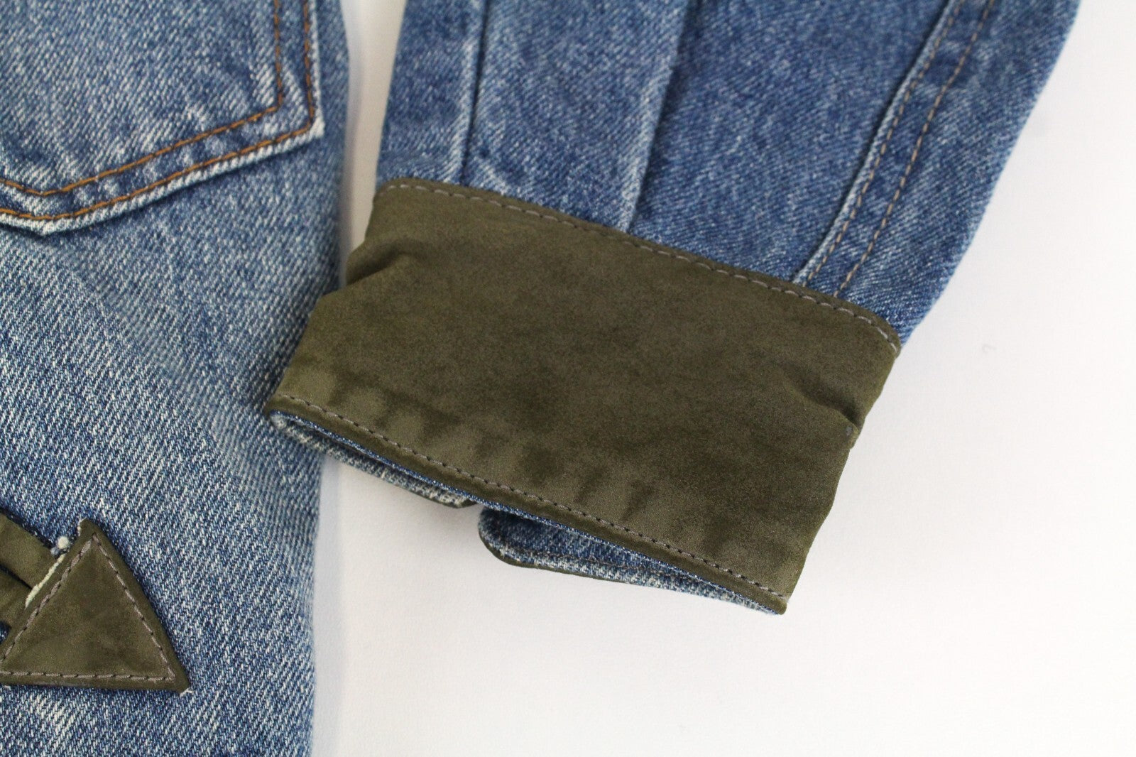 Moteriškas DESIGUAL džinsinis švarkas, 38 cm, mėlynas, su blizgučiais ir ilgomis rankovėmis, dirbtinės odos. 