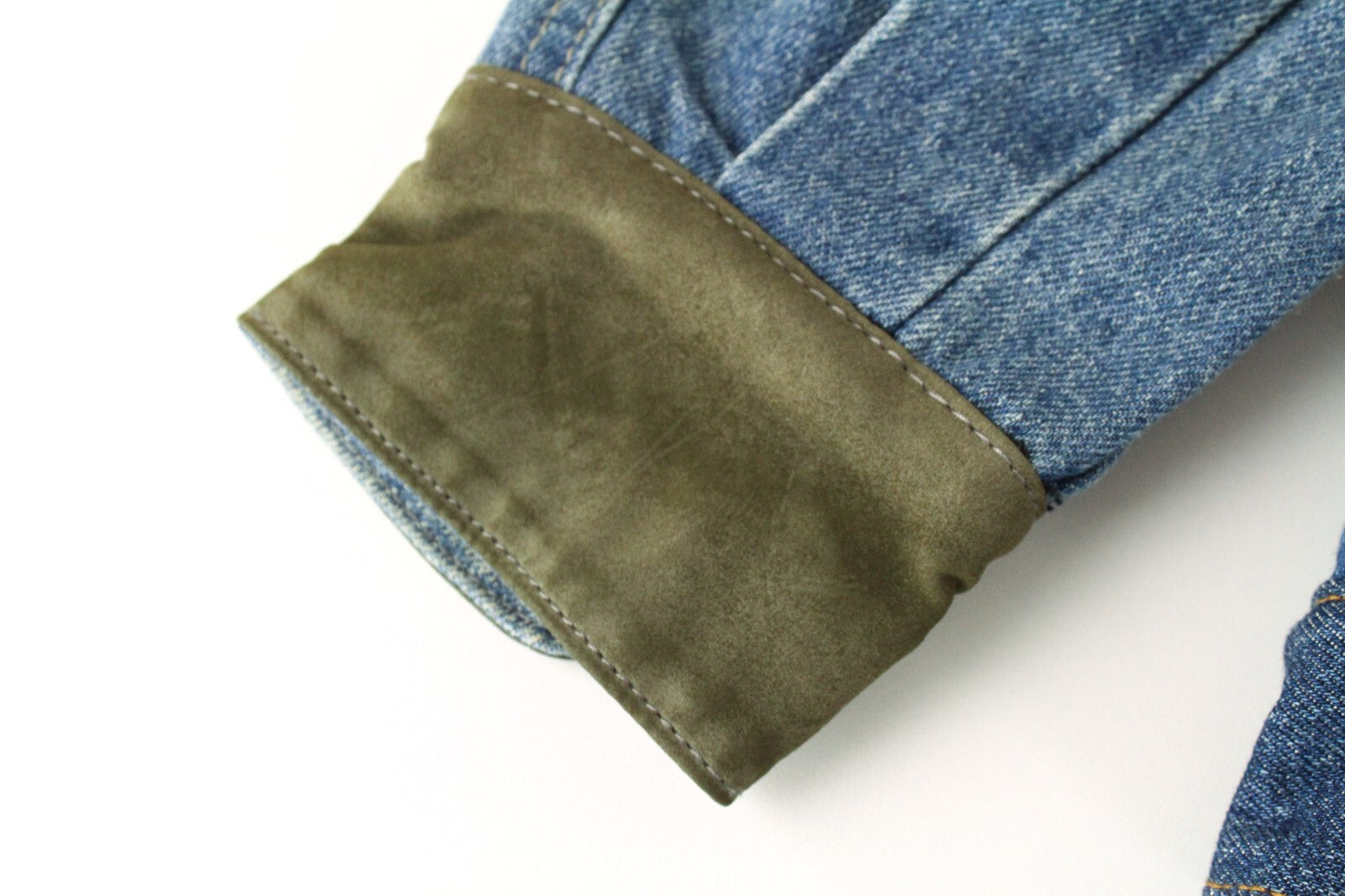 Moteriškas DESIGUAL džinsinis švarkas, 38 cm, mėlynas, su blizgučiais ir ilgomis rankovėmis, dirbtinės odos. 