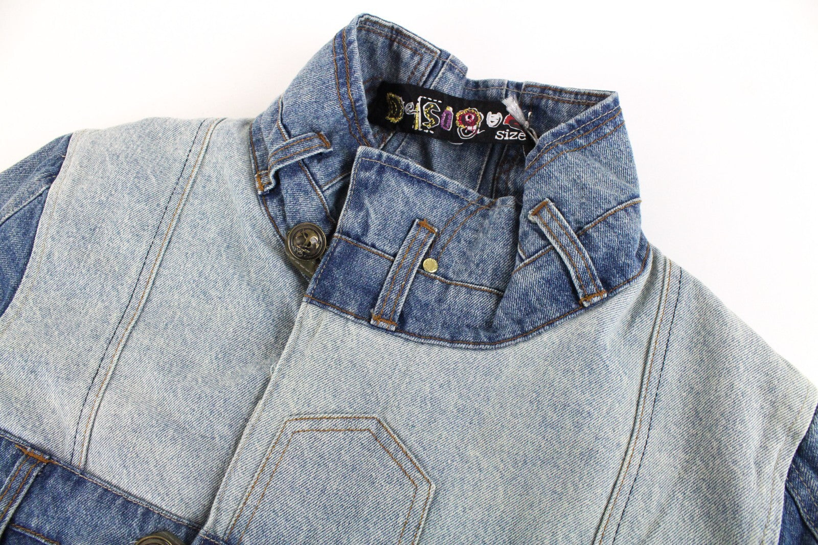 Moteriškas DESIGUAL džinsinis švarkas, 38 cm, mėlynas, su blizgučiais ir ilgomis rankovėmis, dirbtinės odos. 