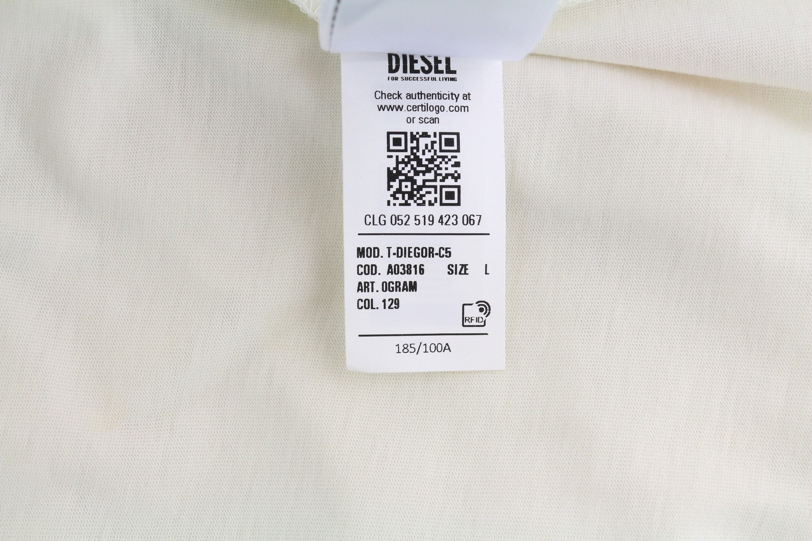 DIESEL T-Diegor-C5 vyriški marškinėliai L dydžio, dramblio kaulo spalvos, trumpomis rankovėmis, apvalios iškirptės formos, medvilnės mišinio logotipu. 