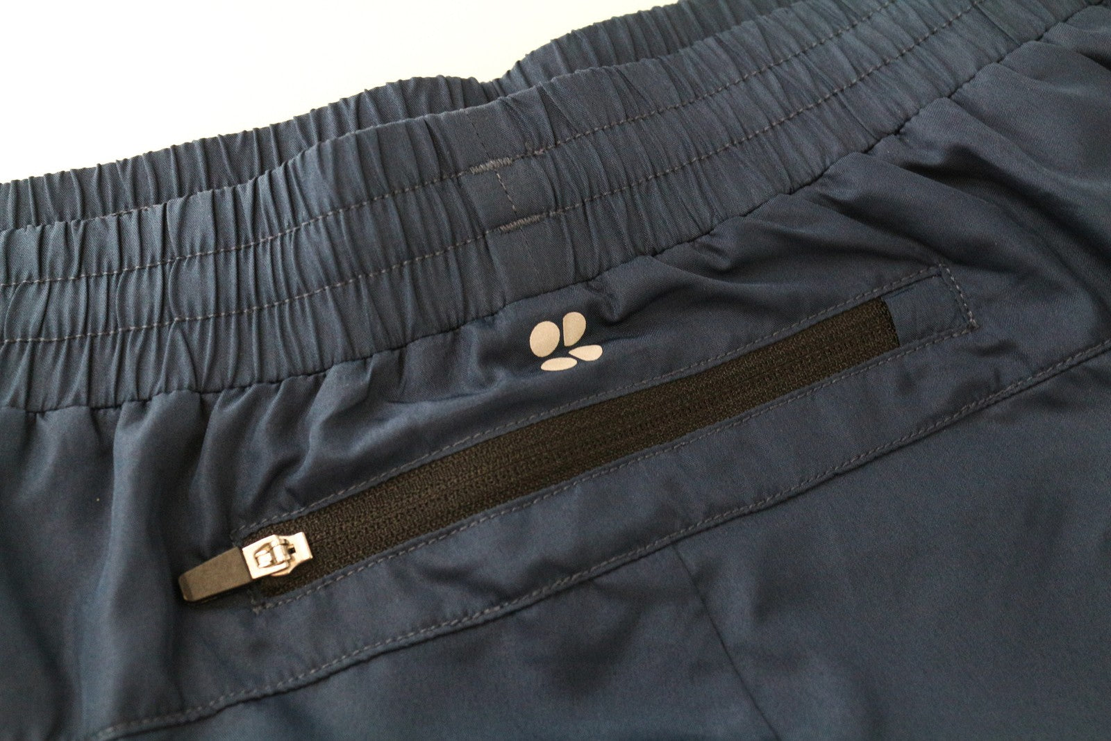 SWEATY BETTY W29 mėlyni moteriški šortai su užtrauktuku ir kišenėmis, užtraukiami sportiniai drabužiai 