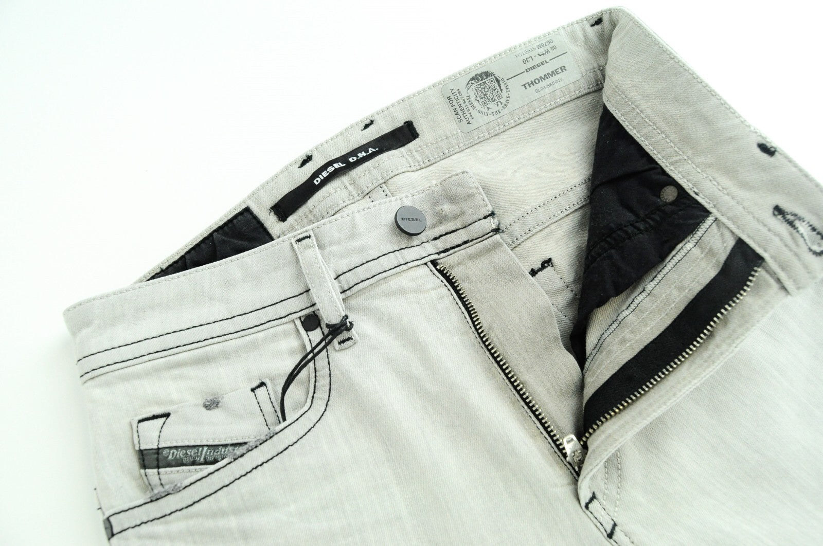 DIESEL Thommer 0676M vyriški džinsai W27/L30 Slim Skinny Ripped pilki tamprūs 