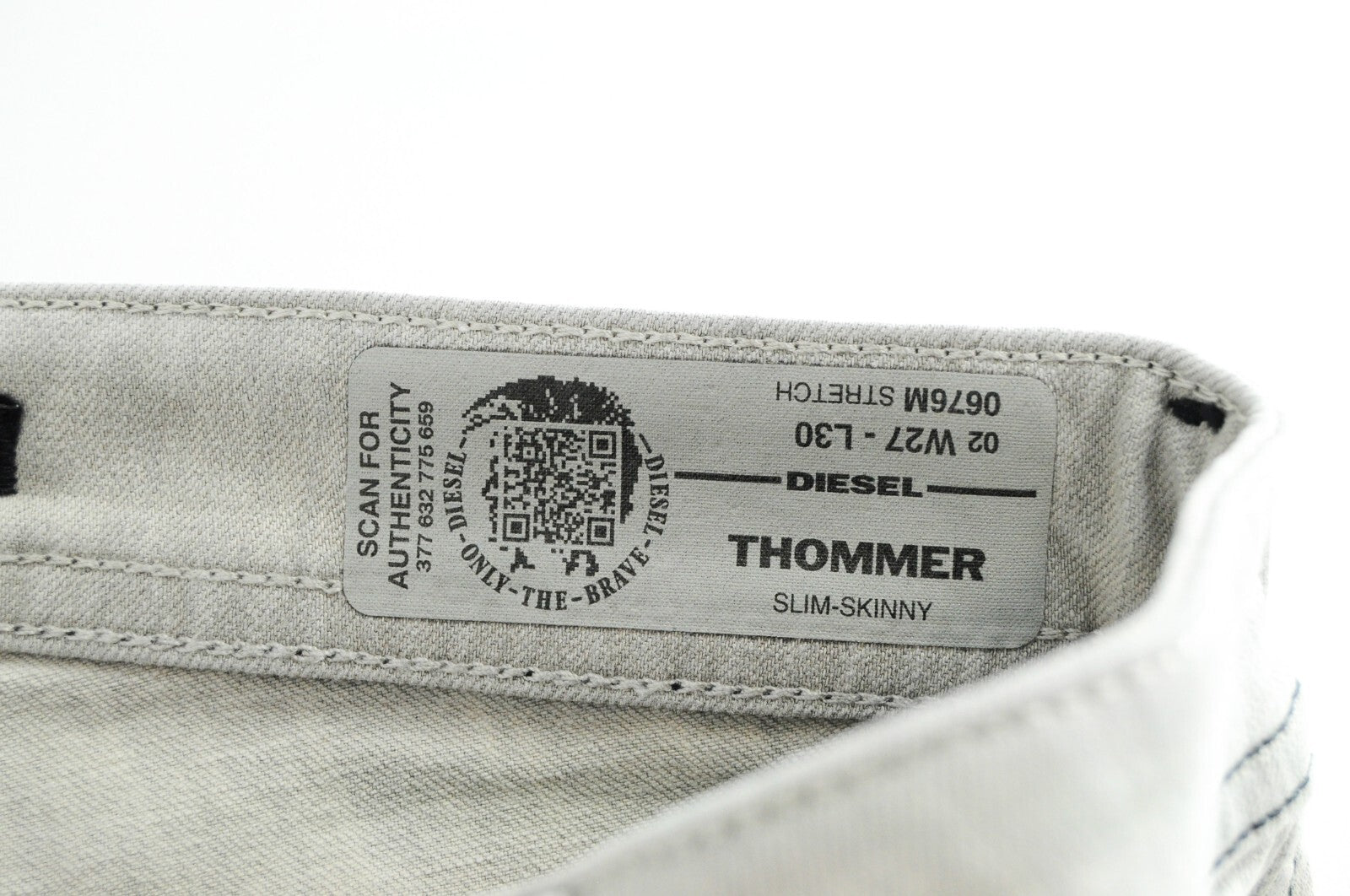 DIESEL Thommer 0676M vyriški džinsai W27/L30 Slim Skinny Ripped pilki tamprūs 