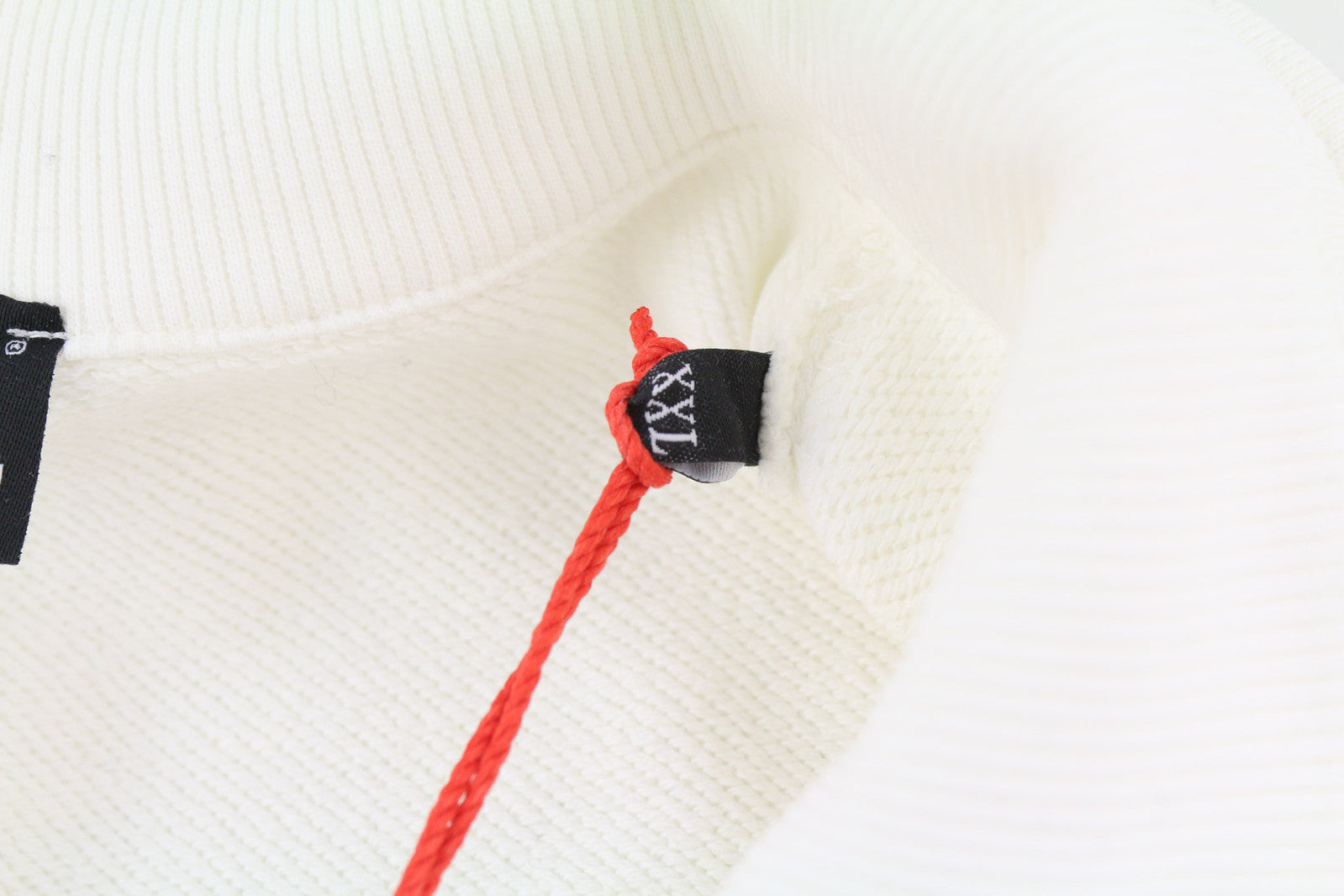 DIESEL S-Saint-Division vyriškas džemperis, 2XL, baltas, su puse užtrauktuko, rekomenduojama kaina – 225 € 