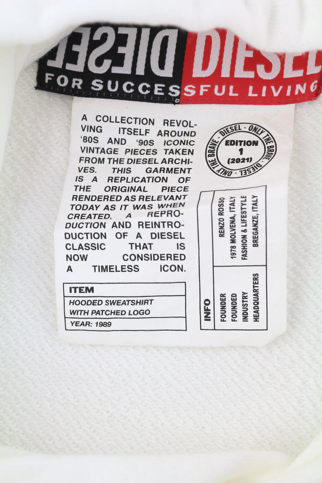 DIESEL D4D-21 vyriškas džemperis su gobtuvu L dydžio, baltas, medvilninis megztinis su kengūros kišene ir gobtuvu. RMK 175 € 