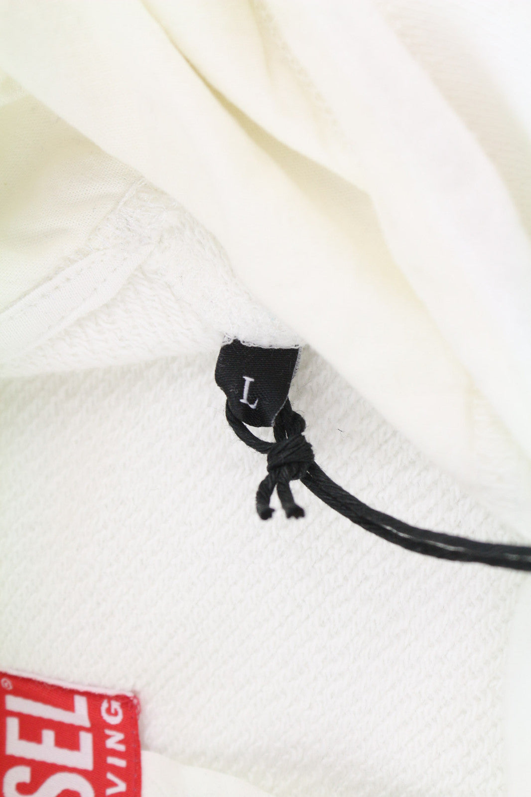 DIESEL D4D-21 vyriškas džemperis su gobtuvu L dydžio, baltas, medvilninis megztinis su kengūros kišene ir gobtuvu. RMK 175 € 