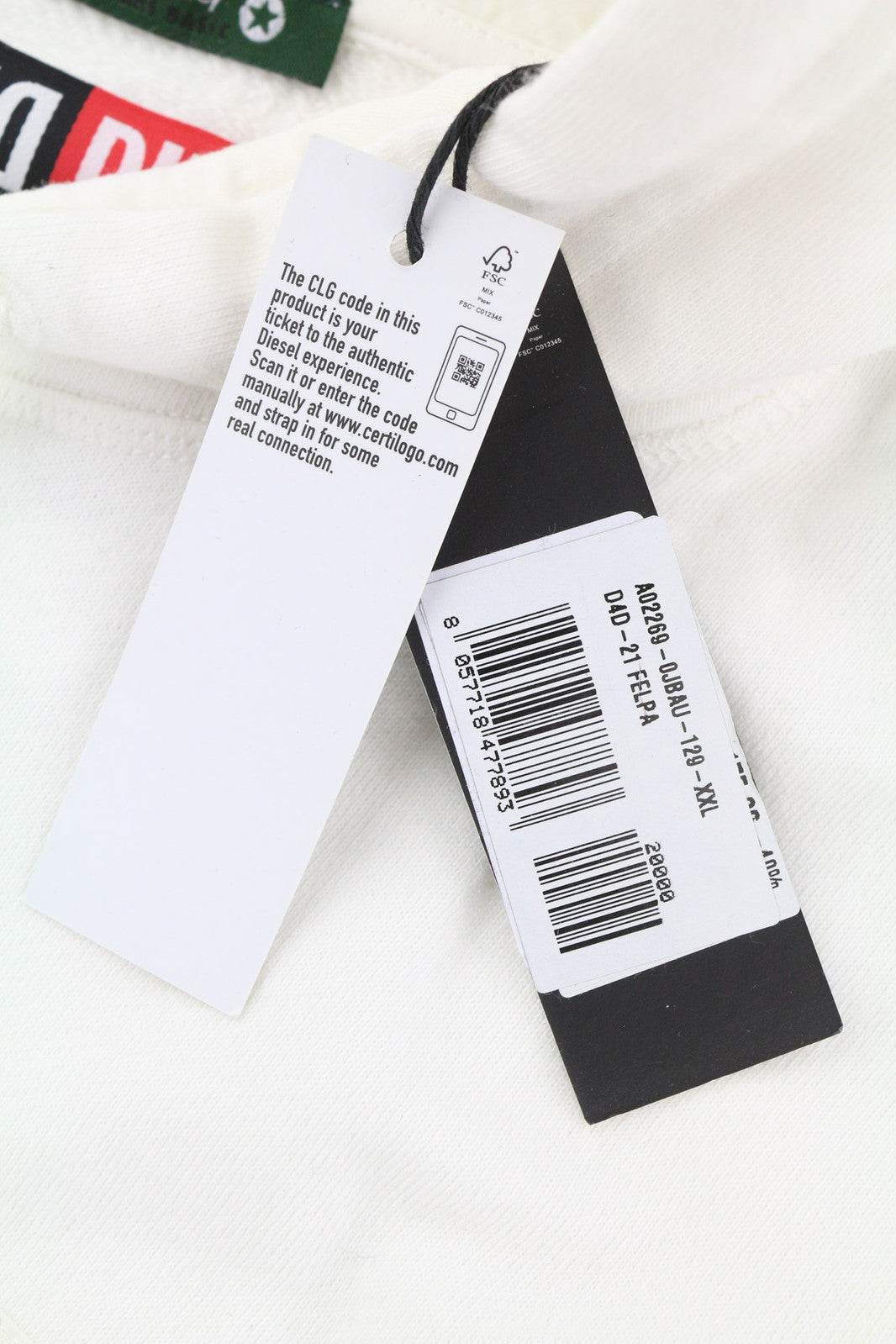 DIESEL D4D-21 vyriškas džemperis su gobtuvu, 2XL dydžio, baltas medvilninis megztinis su kengūros kišene, rekomenduojama kaina – 175 € 