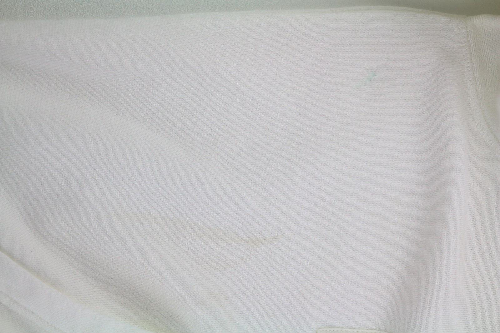 DIESEL D4D-21 vyriškas džemperis su gobtuvu L dydžio, baltas, medvilninis megztinis su kengūros kišene ir gobtuvu. RMK 175 € 