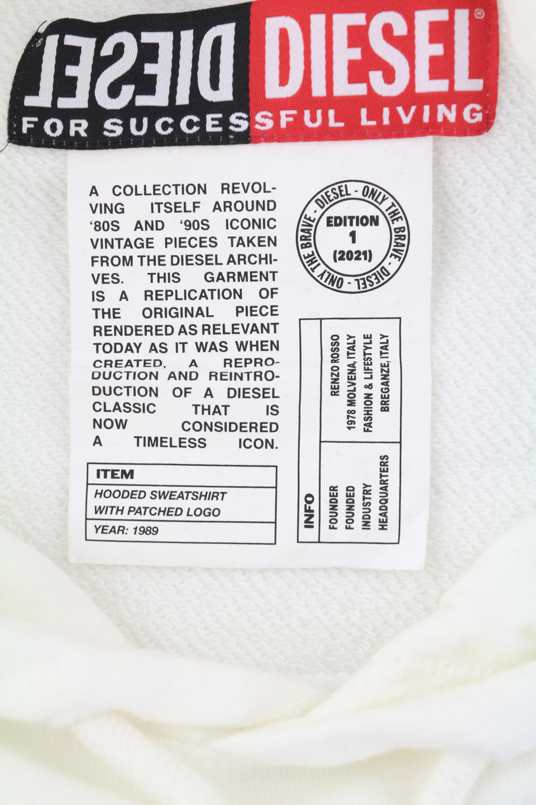 DIESEL D4D-21 vyriškas džemperis su gobtuvu L dydžio, baltas, medvilninis megztinis su kengūros kišene ir gobtuvu. RMK 175 € 