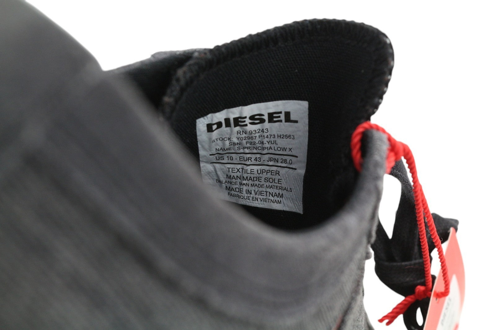 DIESEL S-Principia Low X vyriški sportbačiai EU43 unisex žema palaidine su raišteliais, migdolų spalvos, rekomenduojama kaina – 185 € 