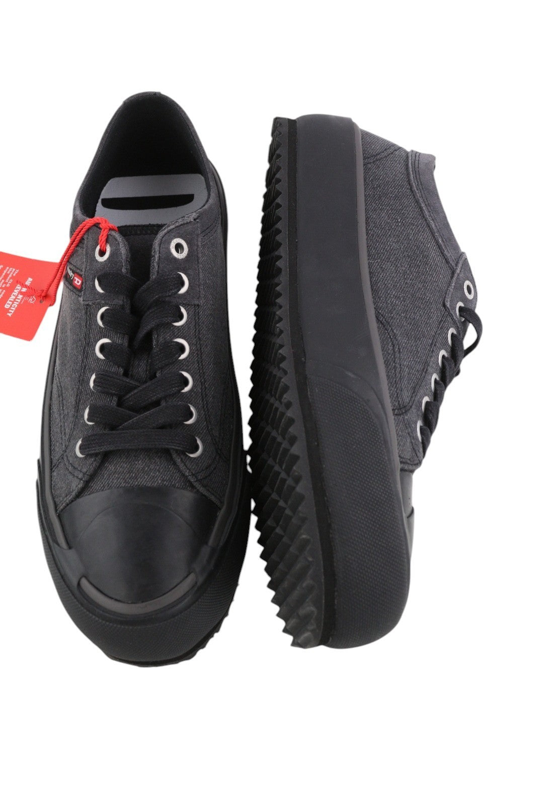 DIESEL S-Principia Low X vyriški sportbačiai EU43 unisex žema palaidine su raišteliais, migdolų spalvos, rekomenduojama kaina – 185 € 