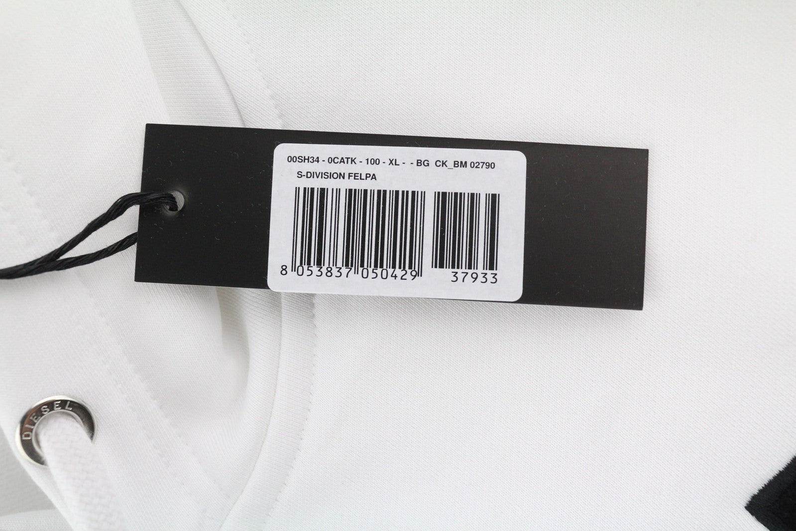 DIESEL S-Division vyriškas džemperis su gobtuvu, XL dydžio, baltas, megztinis su dideliu priekiu, rekomenduojama kaina – 140 €. 