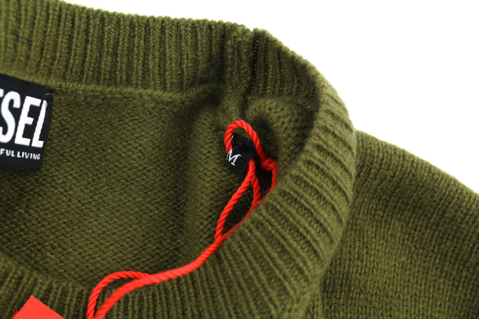 DIESEL K-Olby vyriškas megztinis M, vilnonis, kašmyro mezgimo megztinis su apvalia kaklo iškirpte, žalias, rekomenduojama kaina – 325 € 