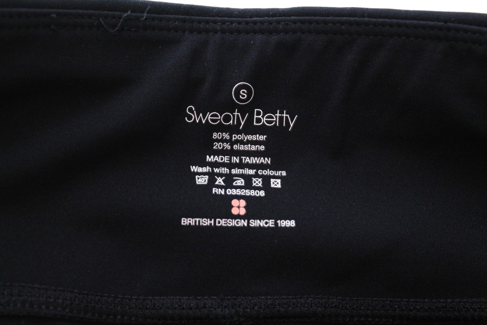 SWEATY BETTY juodos moteriškos kapri tamprės S dydžio tamprės aktyviam sportui 