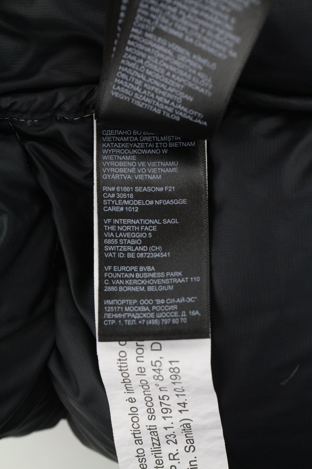 THE NORTH FACE Nuptse trumpa moteriška striukė M, balta, 700 pūkų izoliacija, dygsniuota 