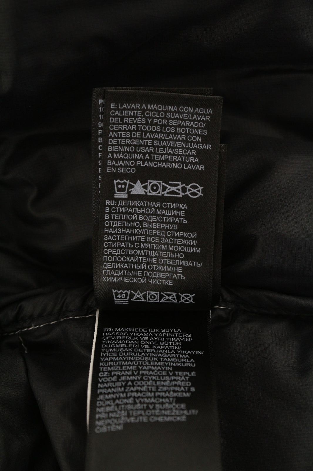 THE NORTH FACE Nuptse trumpa moteriška striukė M, balta, 700 pūkų izoliacija, dygsniuota 