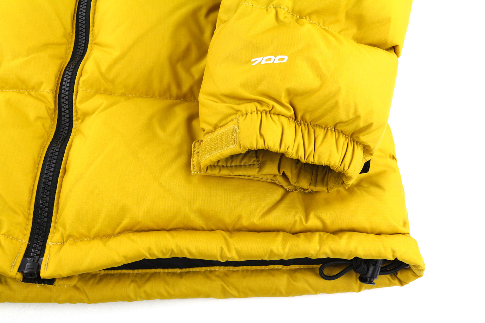 „THE NORTH FACE 1996 Retro Nuptse“ vyriška striukė XS 700 su dygsniuotu gobtuvu. 