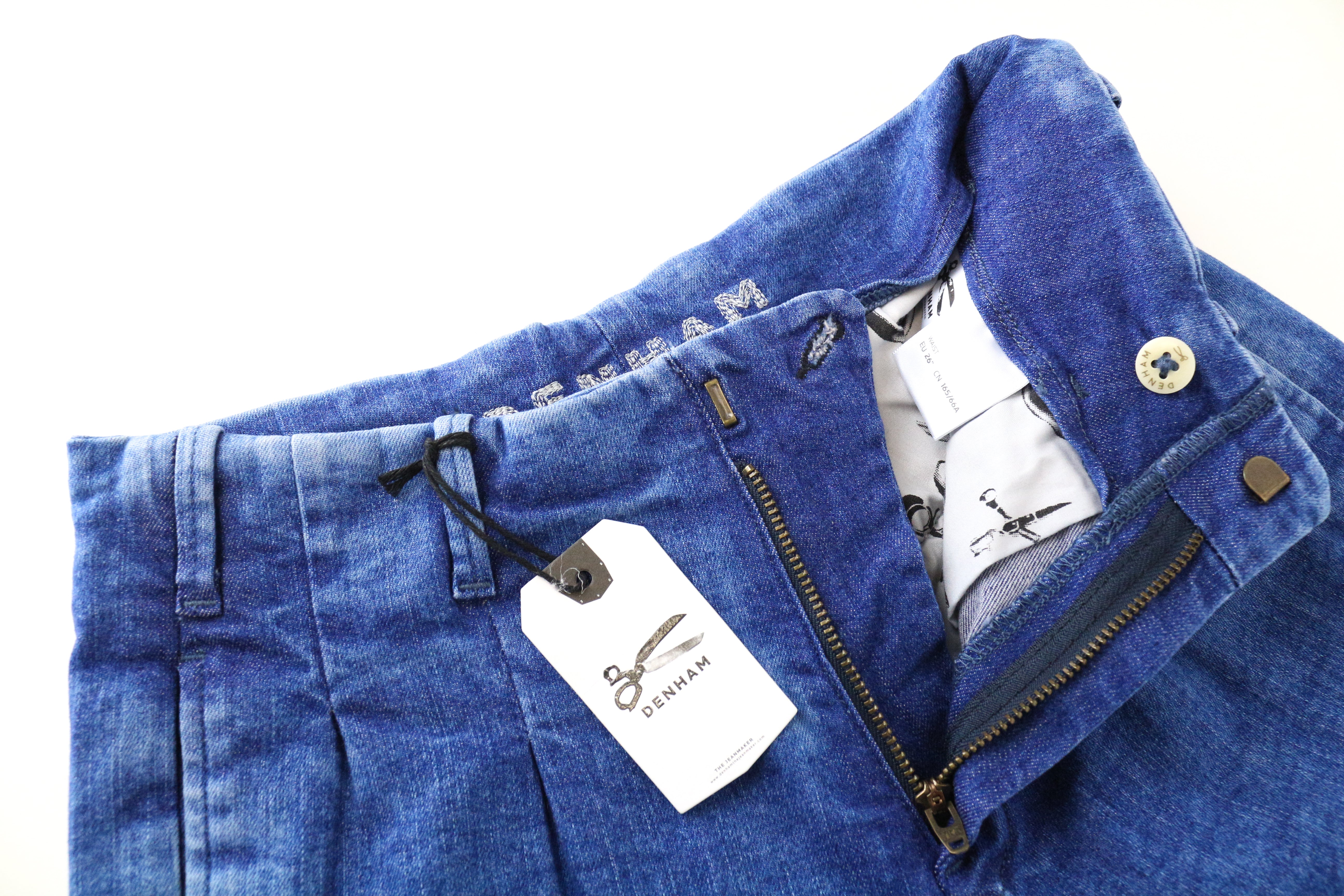 DENHAM Judy Flare moteriški džinsai W26/L32 mėlyni, tamprūs medvilniniai, aukštu juosmeniu, klostuoti 