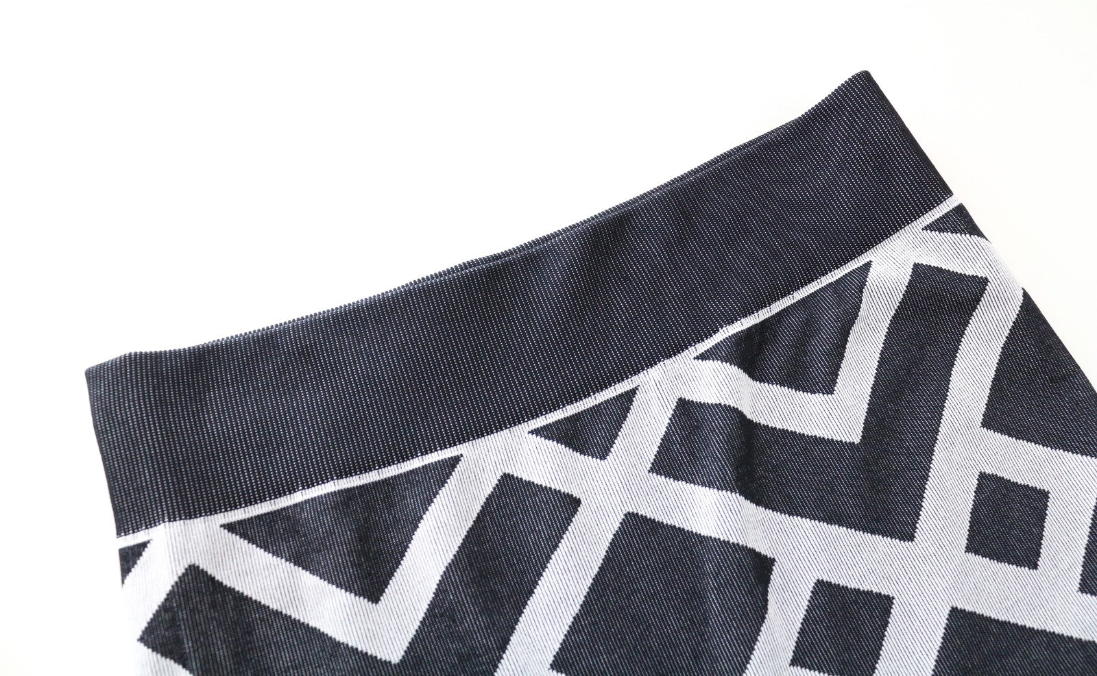 „SWEATY BETTY“ sportinės tamprės S dydžio pilkai baltos raštuotos tamprios užtraukiamos sportinės aprangos 