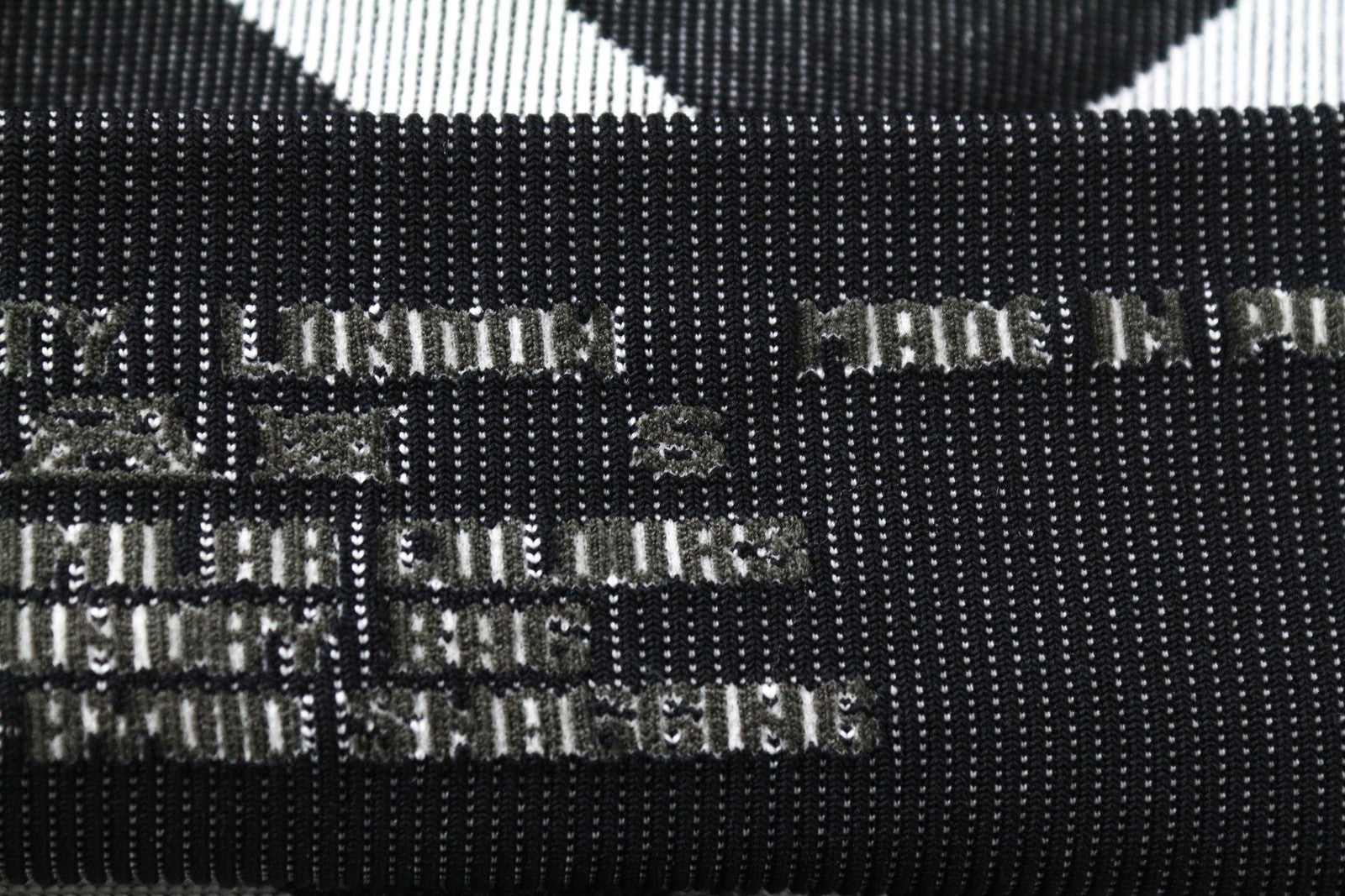 „SWEATY BETTY“ sportinės tamprės S dydžio pilkai baltos raštuotos tamprios užtraukiamos sportinės aprangos 