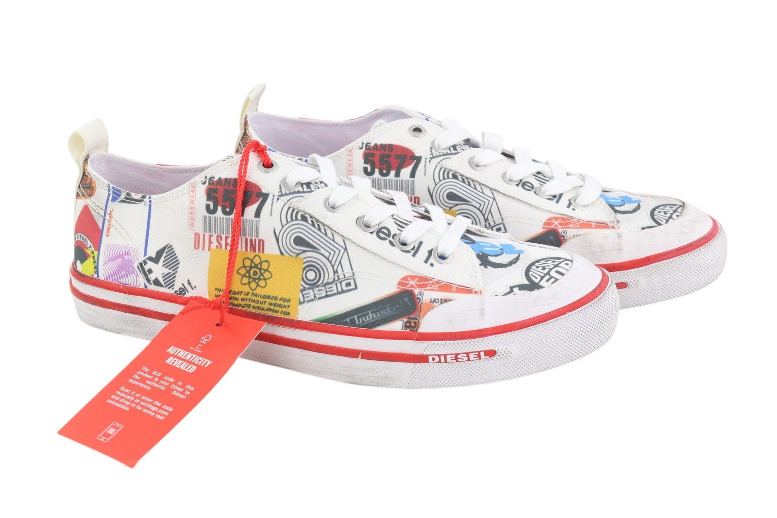 DIESEL S-Athos žemakulniai vyriški sportbačiai EU42 raštuoti žemakulniai su raišteliais ir migdolų nosimis, rekomenduojama mažmeninė kaina – 160 € 