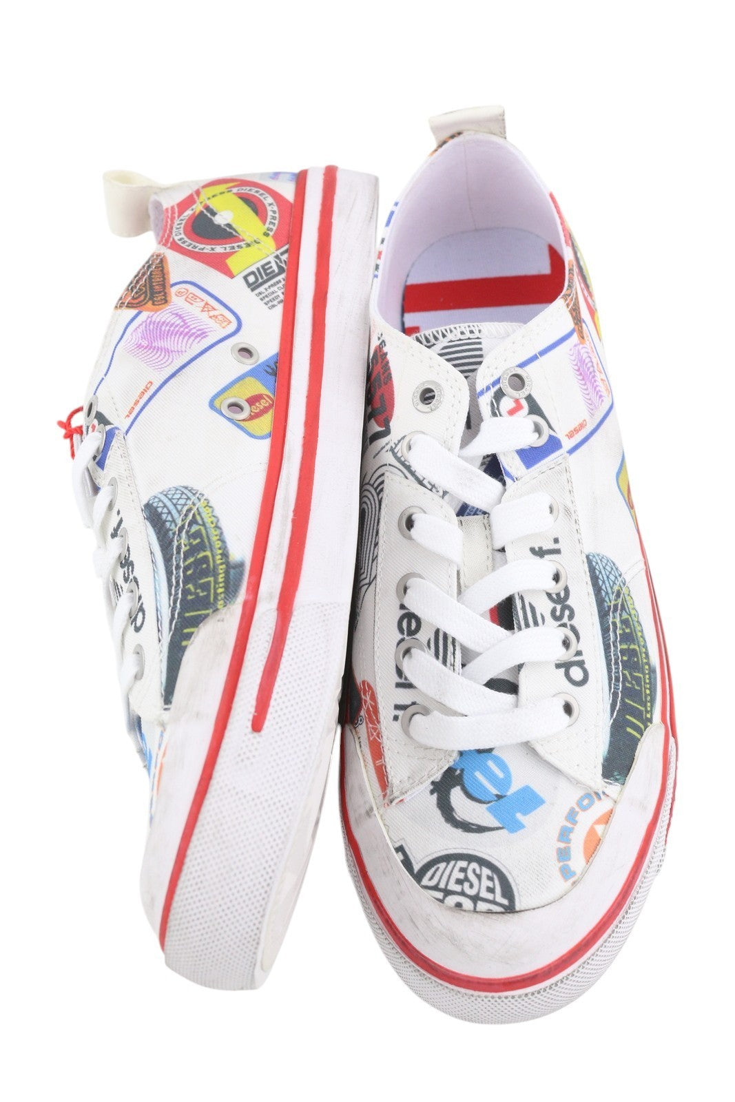 DIESEL S-Athos žemakulniai vyriški sportbačiai EU42 raštuoti žemakulniai su raišteliais ir migdolų nosimis, rekomenduojama mažmeninė kaina – 160 € 