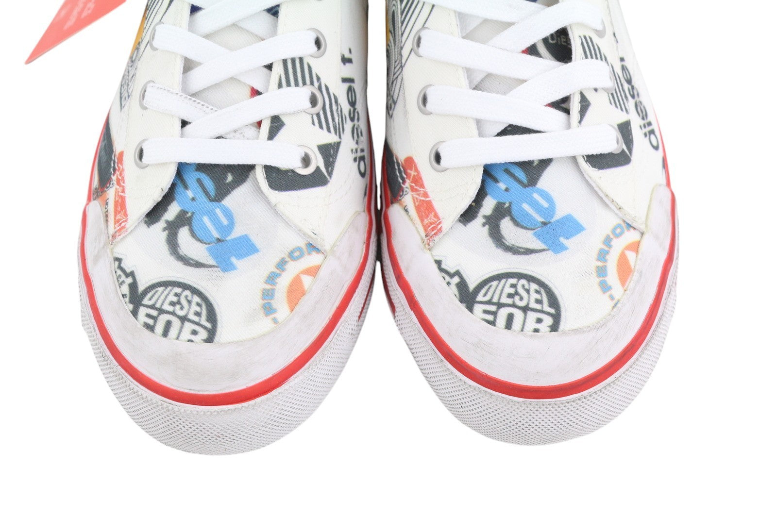 DIESEL S-Athos Mid vyriški sportbačiai EU41 raštuoti aukšti bateliai su raišteliais ir migdolų nosimi, rekomenduojama kaina – 160 € 