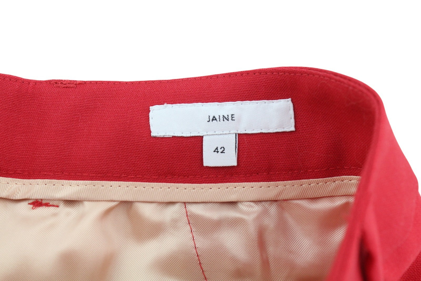 PT TORINO Jaine moteriškos kelnės, 42 W30, raudonos, laisvo kirpimo, iki kulkšnies, užtrauktuku. Rekomenduojama kaina – 249 €. 