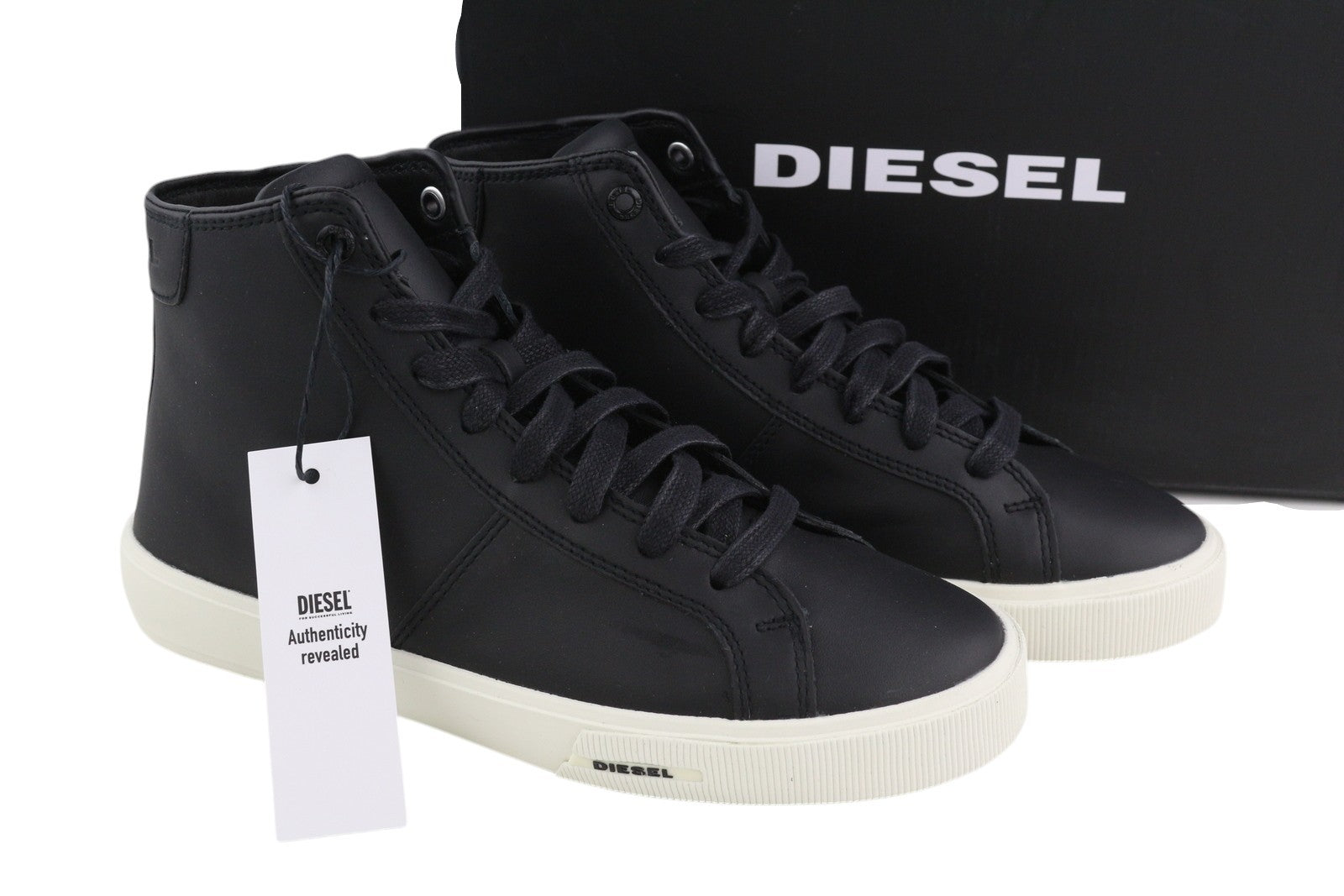 DIESEL S-Mydori Mc W moteriški sportbačiai, 38 dydis, juodos odos, su raišteliais, migdolų nosimi, rekomenduojama kaina – 220 € 