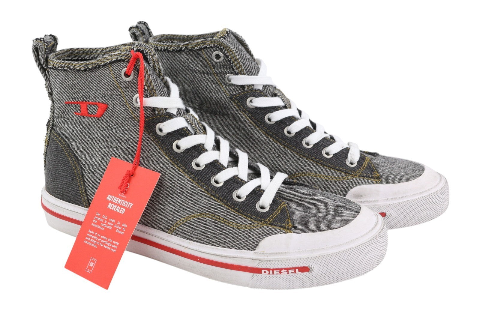 DIESEL S-Athos Mid vyriški sportbačiai, 42 dydžio, tamsaus džinso imitacijos, suvarstomi migdolų formos noseliais, rekomenduojama kaina – 160 € 