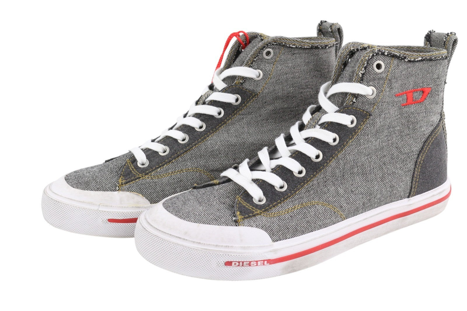 DIESEL S-Athos Mid vyriški sportbačiai, 42 dydžio, tamsaus džinso imitacijos, suvarstomi migdolų formos noseliais, rekomenduojama kaina – 160 € 