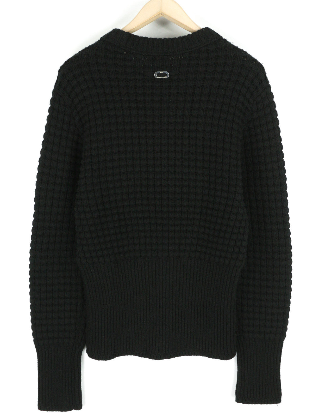 DIESEL M-Ysabell moteriškas megztinis S dydžio, vilnonis, megztinis su apvalia kaklo iškirpte, juodas. Rekomenduojama kaina – 275 €. 