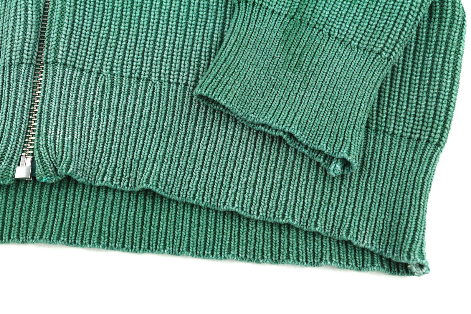 DIESEL K-Kentucky vyriškas megztinis su užtrauktuku, L dydžio, su skalbto efekto apvalia kaklo iškirpte, megztas žalias, rekomenduojama kaina – 250 € 