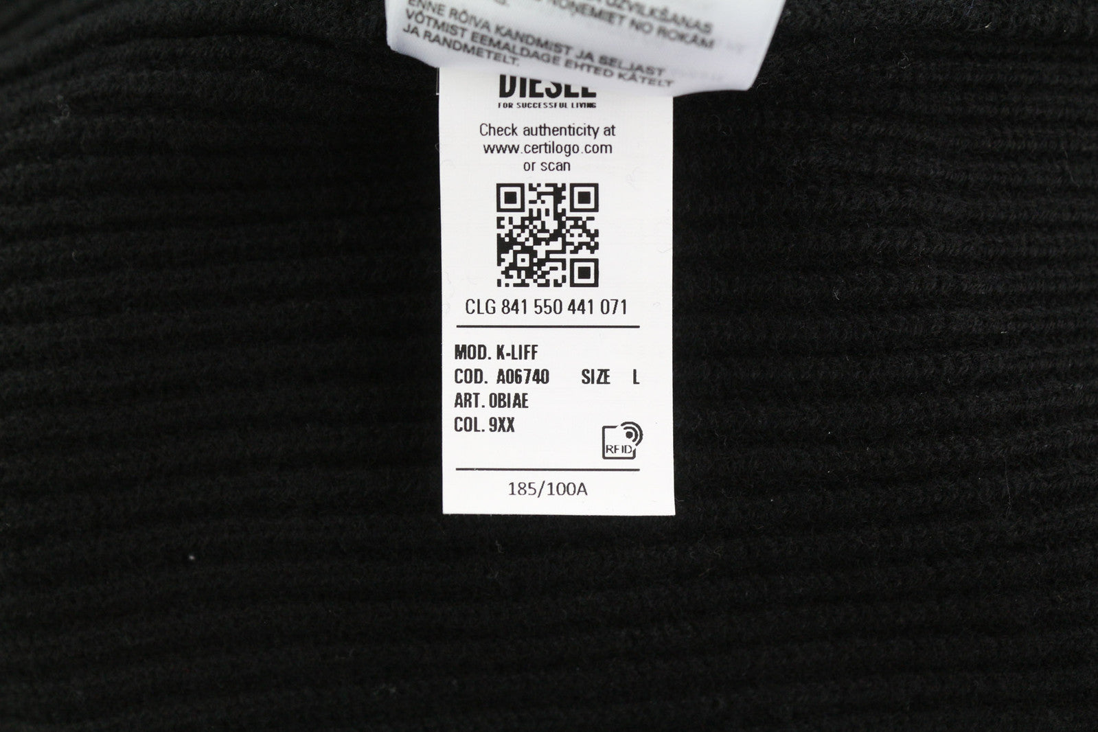 DIESEL K-Liff vyriškas megztinis L dydžio, juodas, megztas vilnonis megztinis su apvalia kaklo iškirpte, rekomenduojama kaina – 275 € 