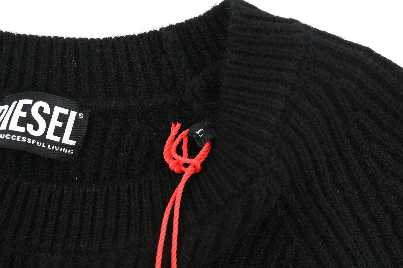 DIESEL K-Liff vyriškas megztinis L dydžio, juodas, vilnonis megztinis su apvalia apykakle, rekomenduojama kaina – 275 € 