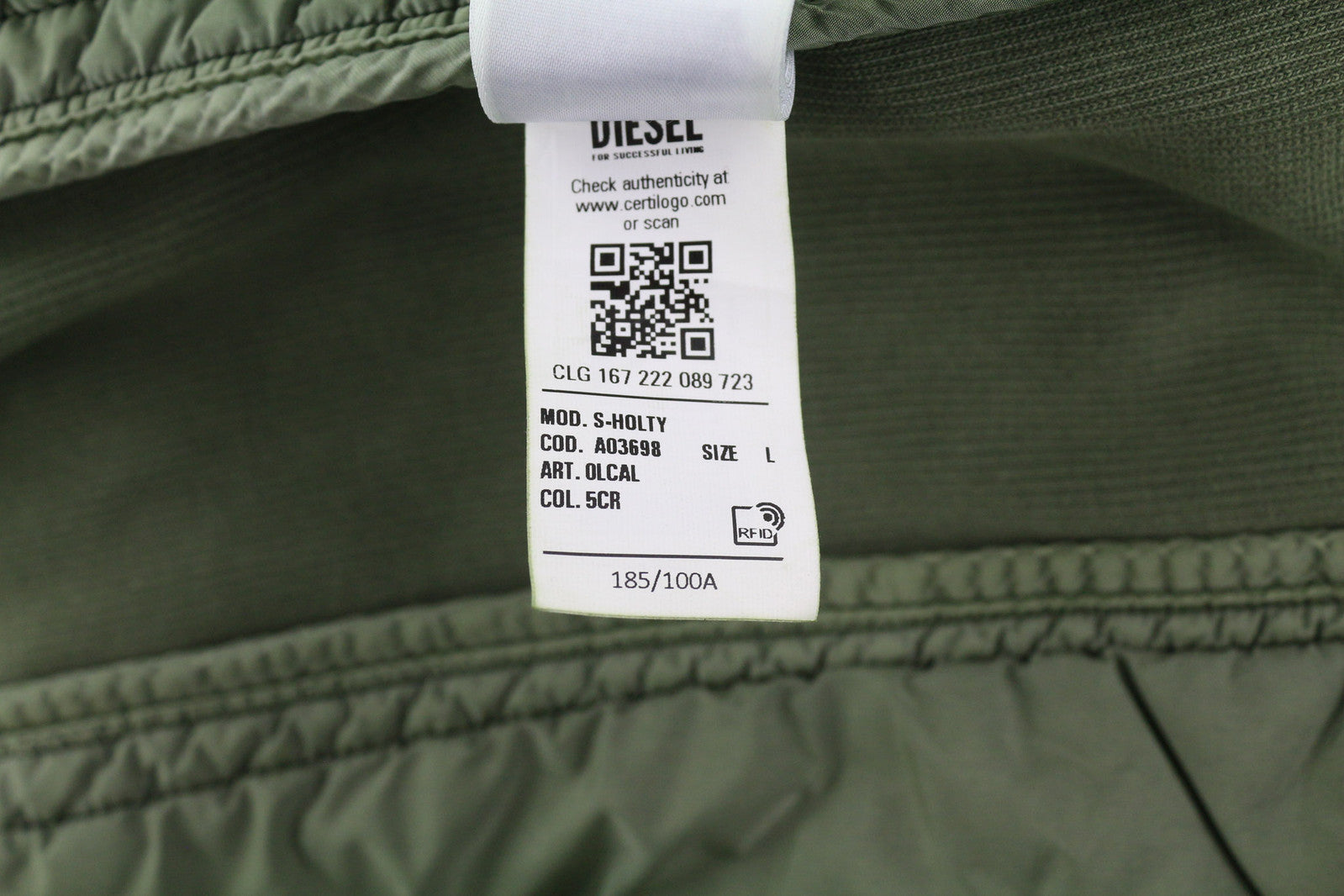 DIESEL S-Holty vyriškas džemperis, L dydžio, žalias, megztinis su paminkštinimu, dygsniuota apvalia kaklo apykakle, rekomenduojama kaina – 225 € 