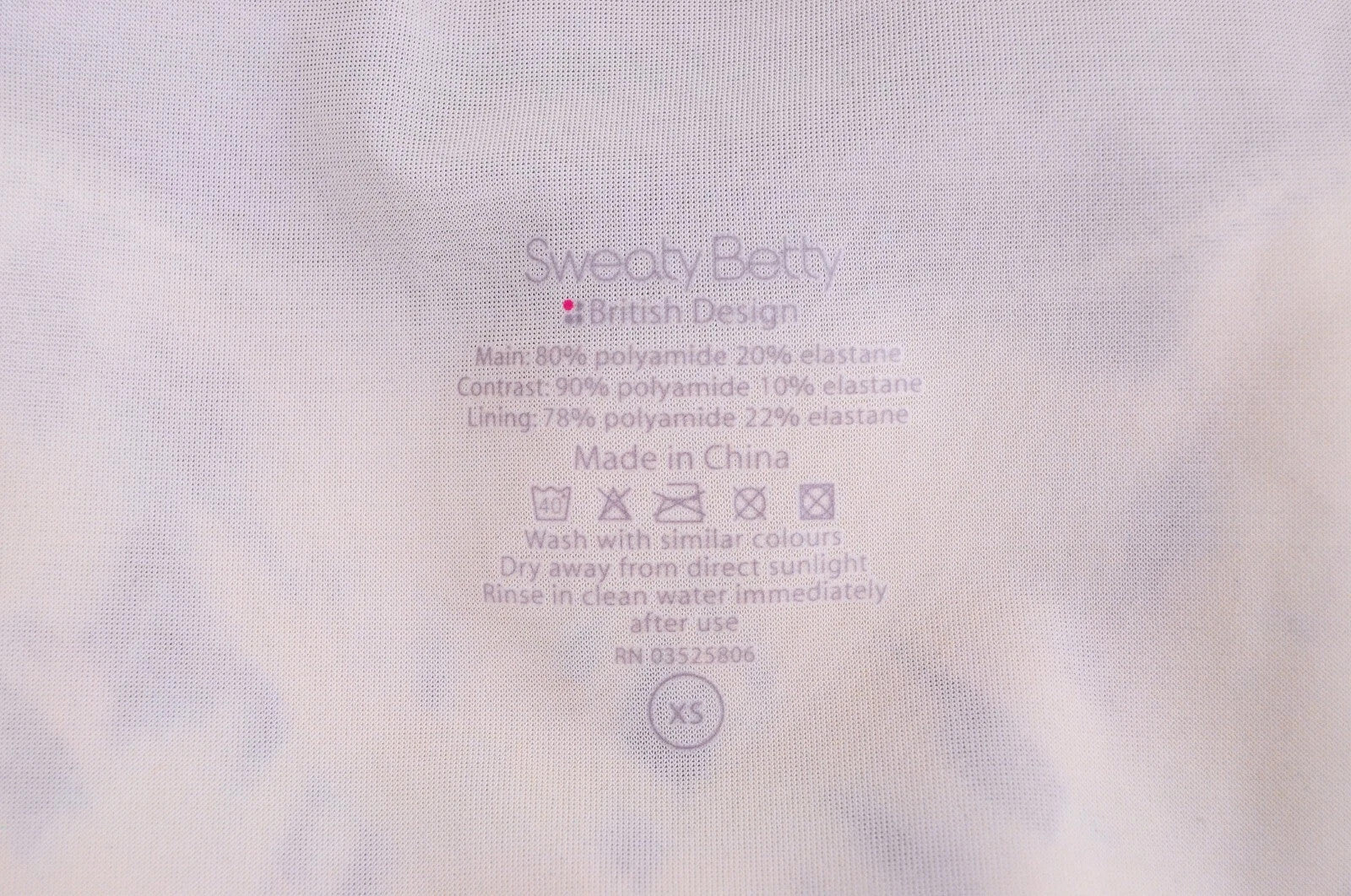 SWEATY BETTY Aquaglide moteriškas maudymosi kostiumėlis XS dydžio, mėlynas, vientisas, abstraktaus rašto, tamprus. 