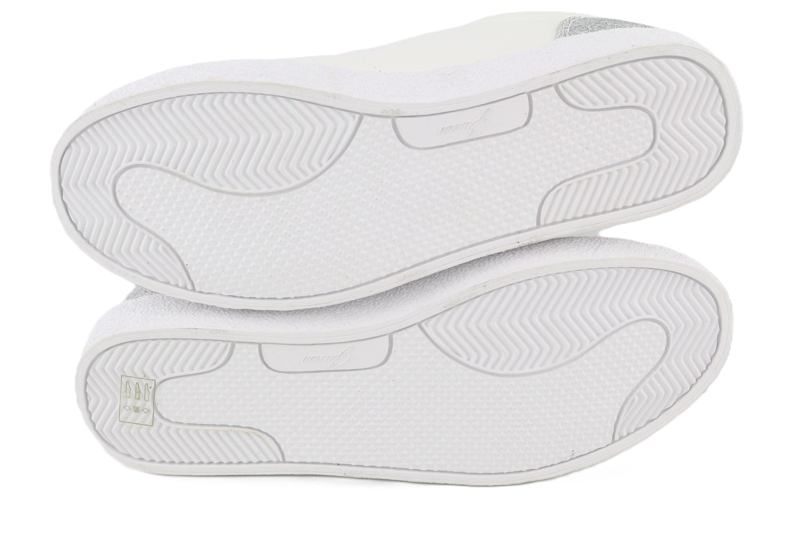 GUESS moteriški sportbačiai EU36 UK3 šviesiai balti, žema pakulnė, suvarstomi šone, blizgantys apvalios nosies. 