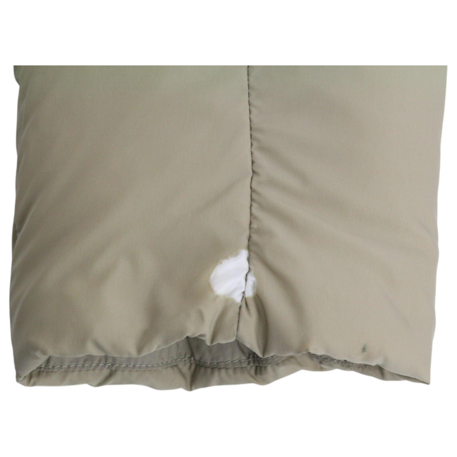 „THE NORTH FACE“ vyriška striukė M, smėlio spalvos, 700 pūkinė, izoliuota, su gobtuvu ir dygsniuotu logotipu. 