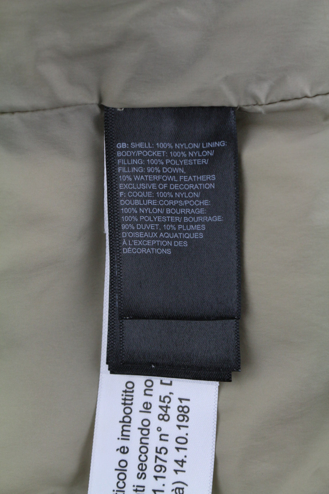 „THE NORTH FACE“ vyriška striukė M, smėlio spalvos, 700 pūkinė, izoliuota, su gobtuvu ir dygsniuotu logotipu. 